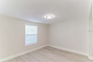 6310 Belle Isles Dr, Groveland, FL 34736 - Photo 9