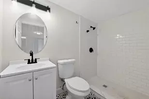 6310 Belle Isles Dr, Groveland, FL 34736 - Photo 17