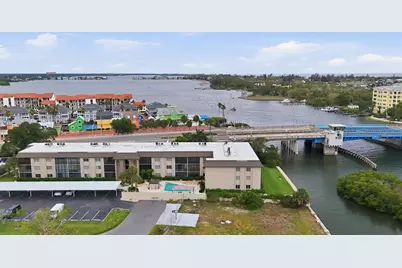 6470 Hollywood Boulevard #208, Sarasota, FL 34231 - Photo 29