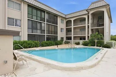 6470 Hollywood Boulevard #208, Sarasota, FL 34231 - Photo 3