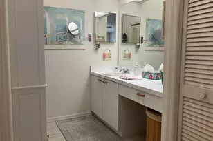 5406 83rd Terrace E, Sarasota, FL 34243 - Photo 9