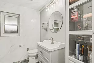 2344 Temple St, Sarasota, FL 34237 - Photo 9