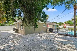 2547 Bahia Vista St, Sarasota, FL 34239 - Photo 25
