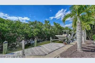 705 Jungle Queen Way, Longboat Key, FL 34228 - Photo 21