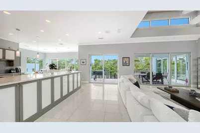 705 Jungle Queen Way, Longboat Key, FL 34228 - Photo 7