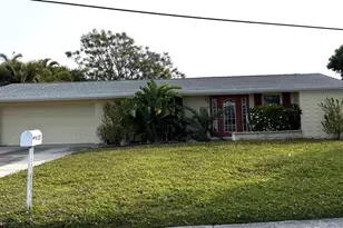 3211 Mayflower St, Sarasota, FL 34231 - Photo 1