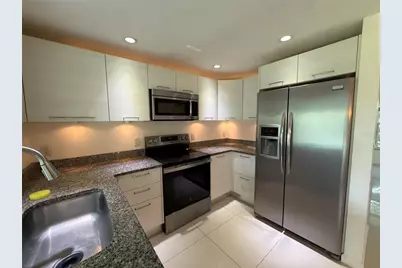 3211 Mayflower Street, Sarasota, FL 34231 - Photo 5