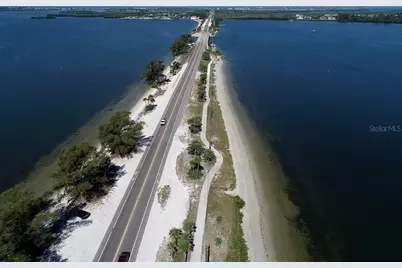 8202 17th Avenue W, Bradenton, FL 34209 - Photo 23