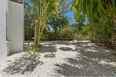 4074 Redbird Circle, Sarasota, FL 34231 - Photo 61