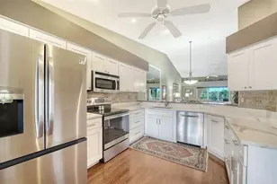 9641 Castle Point Dr, Sarasota, FL 34238 - Photo 15