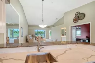 9641 Castle Point Dr, Sarasota, FL 34238 - Photo 15