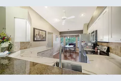 9641 Castle Point Drive #1226, Sarasota, FL 34238 - Photo 11
