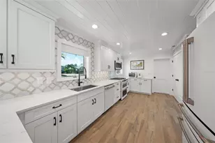 549 Halyard Ln, Longboat Key, FL 34228 - Photo 17
