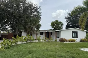 907 Fruitland Ave, Bradenton, FL 34207 - Photo 1