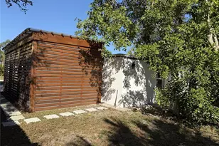 907 Fruitland Ave, Bradenton, FL 34207 - Photo 1