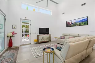 2373 Prospect St, Sarasota, FL 34239 - Photo 3