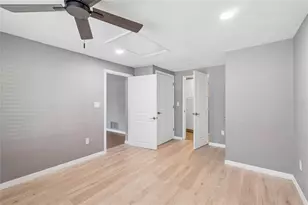2348 Doud St, Sarasota, FL 34231 - Photo 11