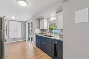 2348 Doud St, Sarasota, FL 34231 - Photo 17