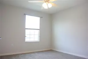1213 Grantham Dr, Sarasota, FL 34234 - Photo 17