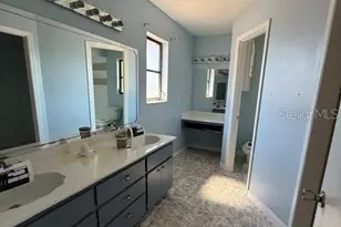 465 E Seminole Dr, Venice, FL 34293 - Photo 5