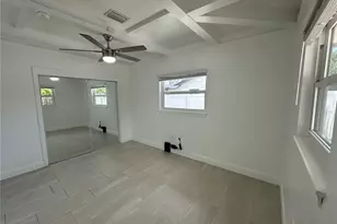 2559 E Paulstan Ct, Sarasota, FL 34237 - Photo 19