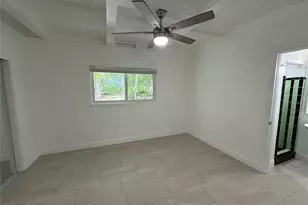 2559 E Paulstan Ct, Sarasota, FL 34237 - Photo 17