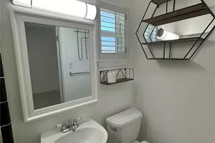 2559 E Paulstan Ct, Sarasota, FL 34237 - Photo 21