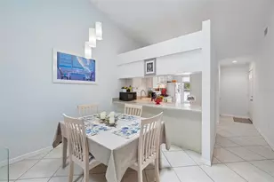 1041 Capri Isles Blvd, Venice, FL 34292 - Photo 9