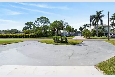 1524 Carson Circle NE, Saint Petersburg, FL 33703 - Photo 77