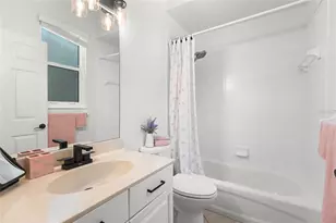 7627 Desert Inn Way, Bradenton, FL 34202 - Photo 19