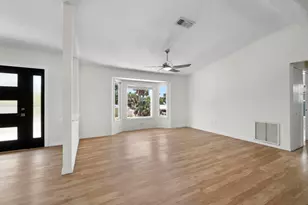 521 Cummings St, Sarasota, FL 34242 - Photo 9