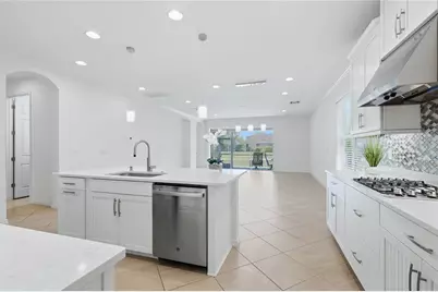5713 Sunflower Circle, Sarasota, FL 34238 - Photo 5