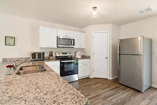 2737 E Price Blvd, North Port, FL 34288 - Photo 9
