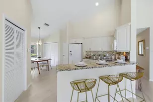 8006 Bobcat Cir, Sarasota, FL 34238 - Photo 9