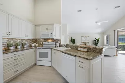 8006 Bobcat Circle, Sarasota, FL 34238 - Photo 11