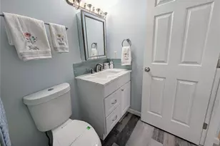 3564 Lake Bayshore Dr, Bradenton, FL 34205 - Photo 21