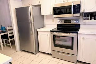 3564 Lake Bayshore Dr, Bradenton, FL 34205 - Photo 5