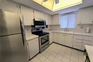 3564 Lake Bayshore Dr, Bradenton, FL 34205 - Photo 3