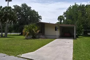 22 Canal Ct, Lake Panasoffkee, FL 33538 - Photo 3