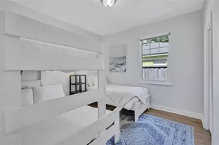 2437 Floyd St, Sarasota, FL 34239 - Photo 15