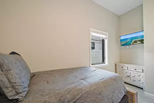 1905 Tulip Dr, Sarasota, FL 34239 - Photo 37