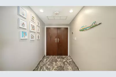 1211 Gulf Of Mexico Drive #609, Longboat Key, FL 34228 - Photo 5