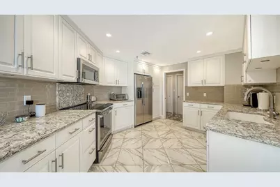1211 Gulf Of Mexico Drive #609, Longboat Key, FL 34228 - Photo 21