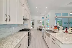 4657 Antrim Dr, Sarasota, FL 34240 - Photo 13