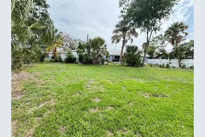 8302 N Flintrock Court, Tampa, FL 33615 - Photo 17