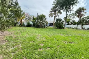 8302 N Flintrock Ct, Tampa, FL 33615 - Photo 17