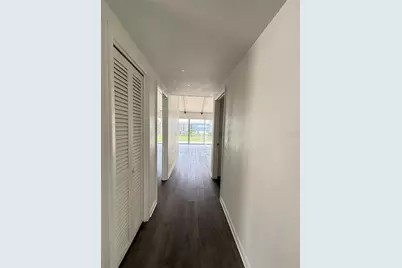 8302 N Flintrock Court, Tampa, FL 33615 - Photo 7