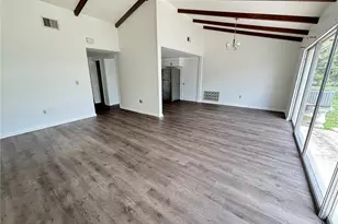 8302 N Flintrock Ct, Tampa, FL 33615 - Photo 3