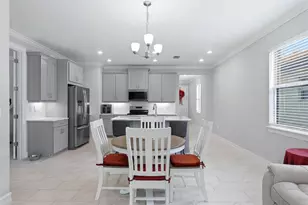 113 Moscata Wy, Nokomis, FL 34275 - Photo 3
