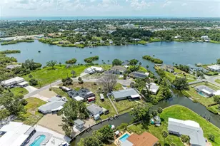302 Dona Dr, Nokomis, FL 34275 - Photo 5